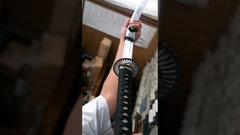 عملية أكثر من 3000 سيف ياباني من الايادو سنوياً #جابان #الحرف #الملابس القصيرة #العملية القصيرة #العملية