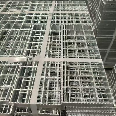 العمل الثقيل مكافحة الانزلاق المعدن شبكة الفولاذ المتعرج مع السطح المغلف