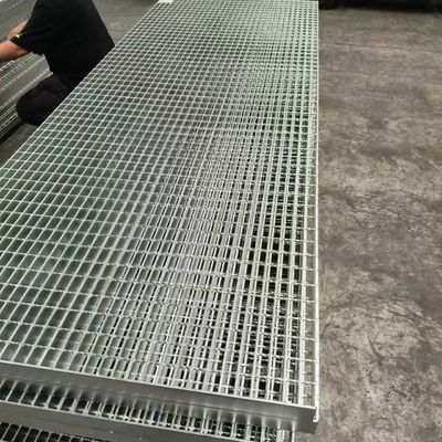 19 w 2 درجات مقاومة للانزلاق الحديدية الثقيلة الضمان الصعود والنزول الآمن