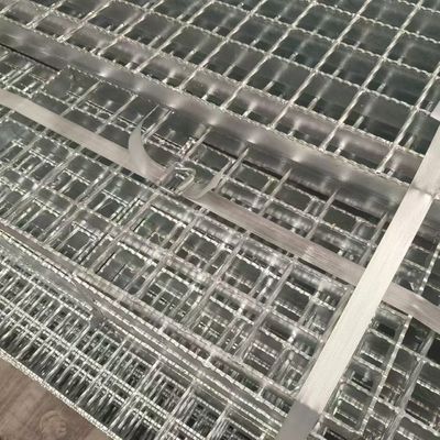 30mm Pitch ثقيلة الوظيفة الصلب الشبكية تلبي YB / T4001-2007 معيار