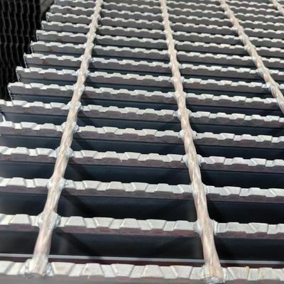 30mm Lwm الفولاذ المغلف الصفحة المعدنية الموسعة / الألومنيوم الشبكة المعدنية الموسعة لحماية السلامة