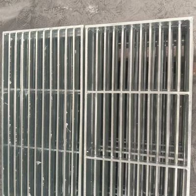 شبكة فولاذية مع حماية حريق ممتازة القدرة القوية على تحمل الحمل في الطابق المصنع
