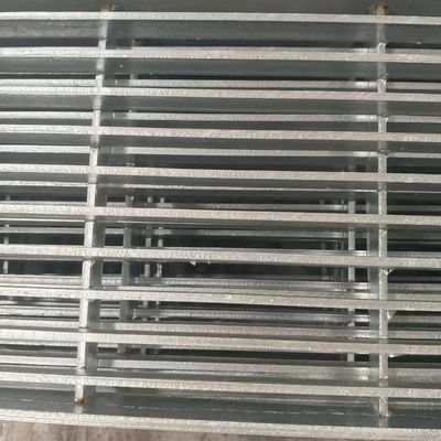 2.0mm-5.0mm سمك الصفيحة المعدنية المثقوبة 1000mm العرض