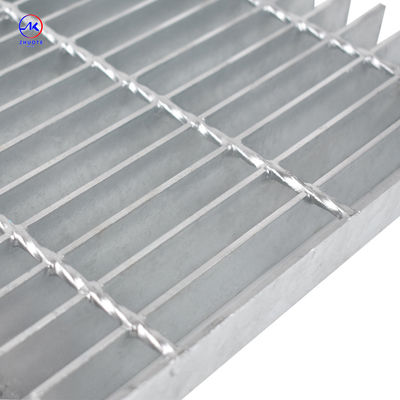 الحديد الصناعي الشبكية 30mm حمالة شريط الفاصل 1000x1000mm مشرقة على السطح لتطبيقات العمل الثقيل
